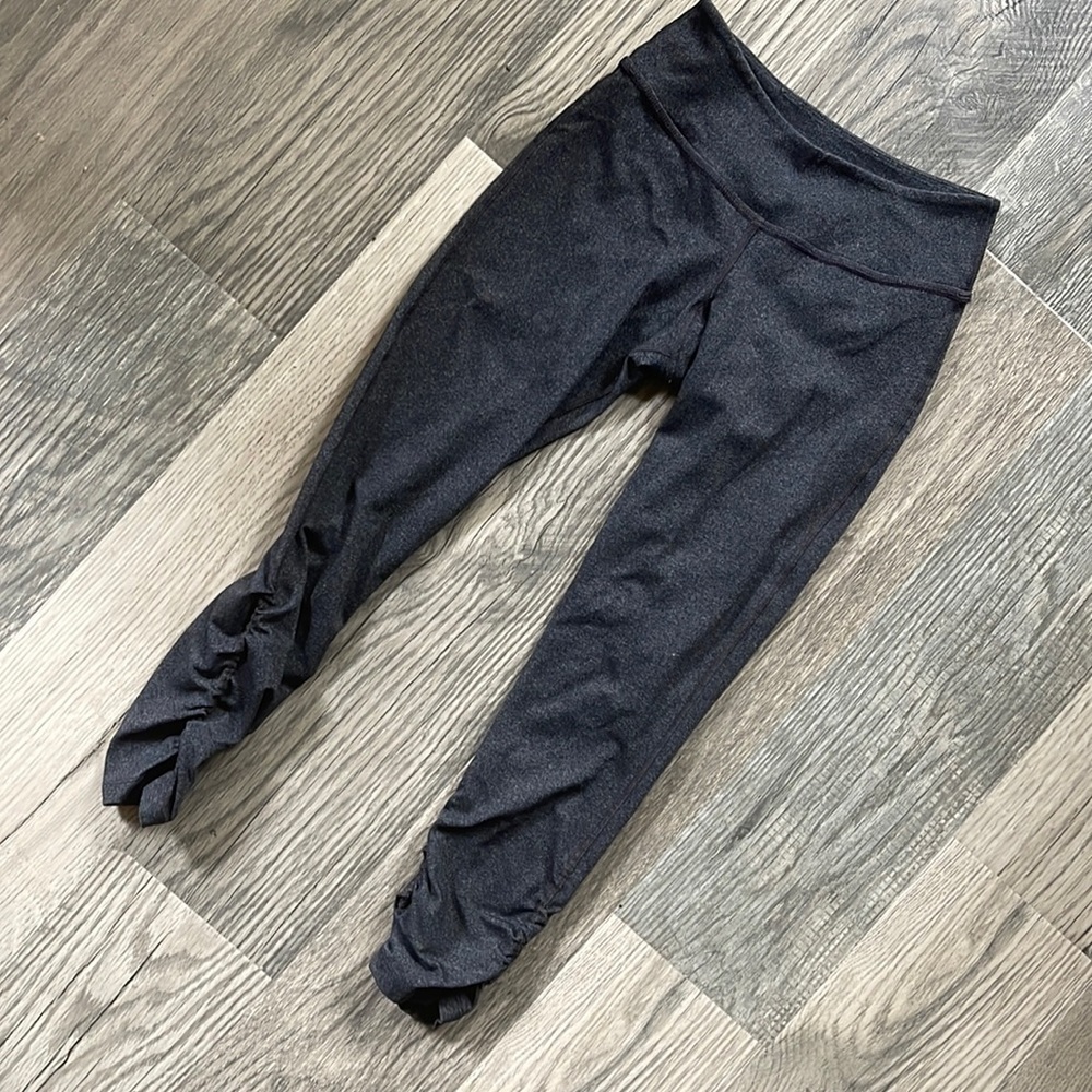 Beyond Yoga gray capri leggings women’s‎ XS